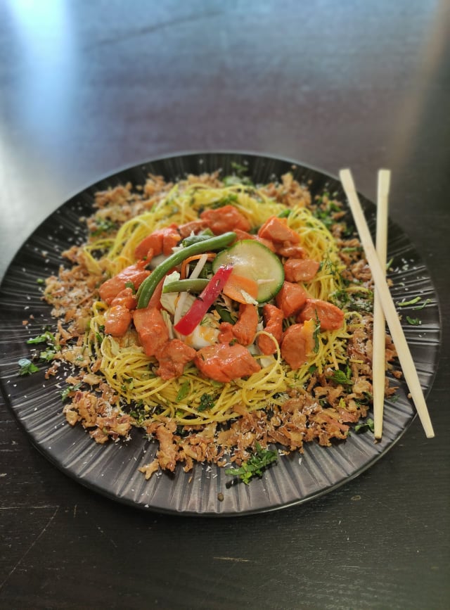 Un wok à base de filet mignon, préparé par La Mie Dinette.