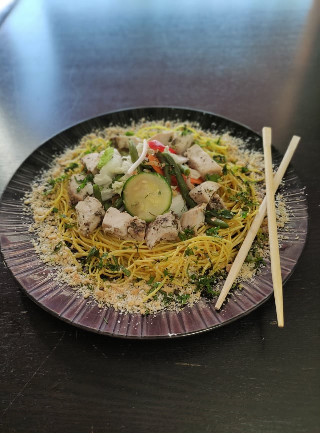 Un wok sans viande, préparé par La Mie Dinette.