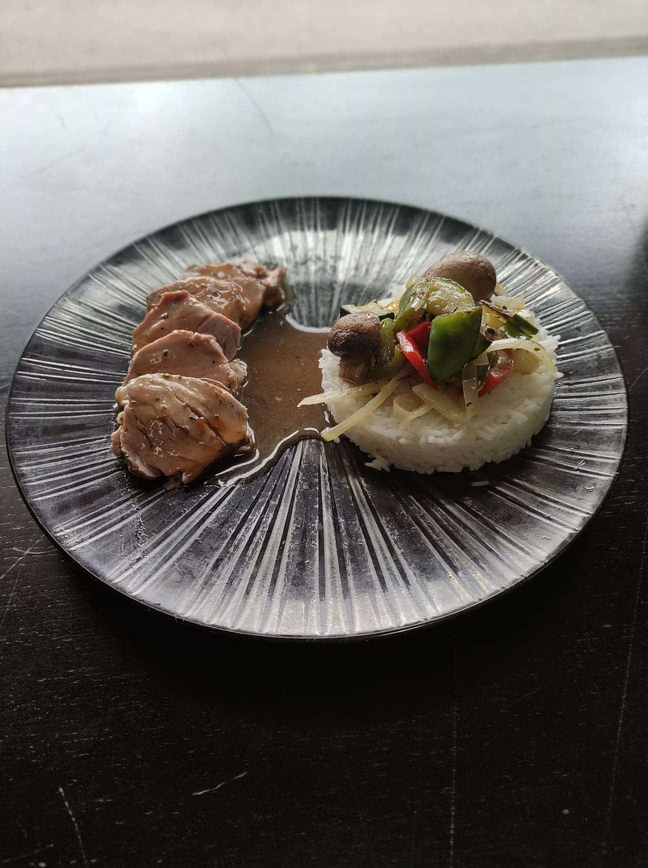 La Mie Dinette vous propose ce plat gourmand de filet mignon sauce au thym.